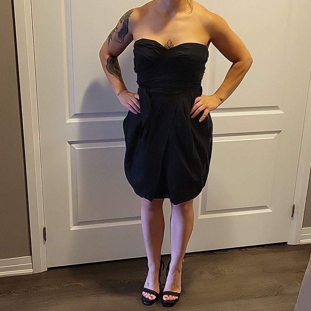 MARC JACOB'S BLACK STRAPLESS MINI DRESS